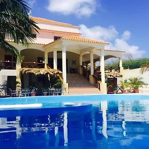 Hotel La Saladilla Bleach Club, Barahona